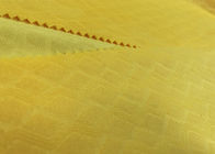 Tissu micro de velours de modèle de relief par polyester 100% du doux 210GSM pour le textile à la maison - jaune