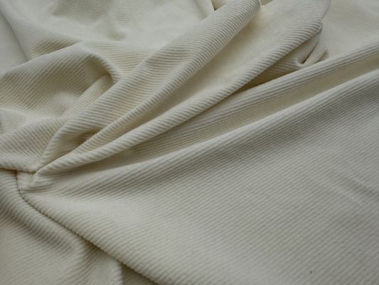 Découvrez le confort et la durabilité du tissu de velours élastique pour vos vêtements